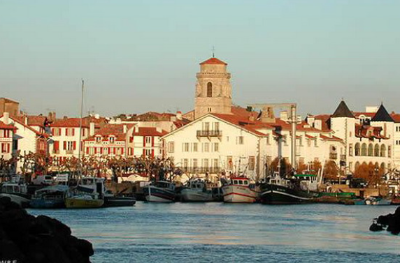 Église Saint-Jean-Baptiste de Saint-Jean-de-Luz, lieu du mariage de Louis XIV