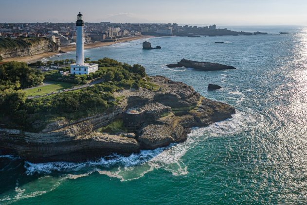 Phare de Biarritz, vue panoramique sur la côte basque