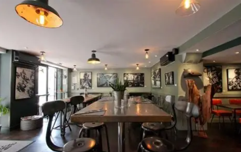 Ventilo Café, brasserie accessible face à la Grande Plage